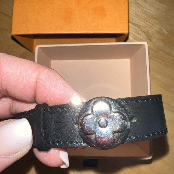 Louis Vuitton black adjustable monogram bracelet. - Picture 4 of 8